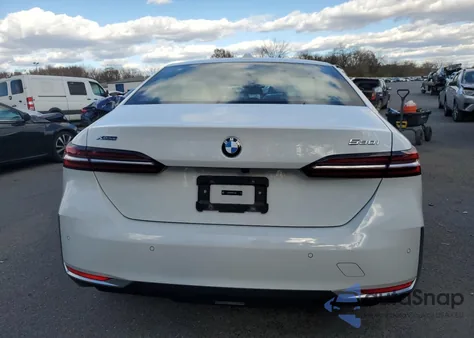 2024 BMW 530 Xi z USA, uszkodzony, nr VIN WBA53FJ09RCP70902